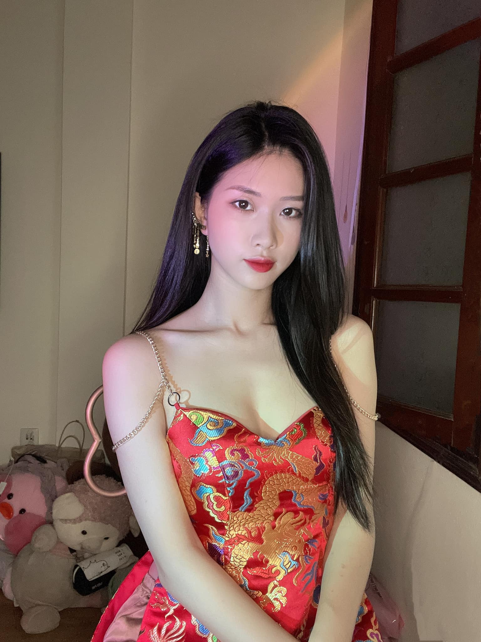 Nữ cung thủ Việt gây náo loạn trường bắn vì sắc vóc quá xinh đẹp và ăn vận gợi cảm - 4