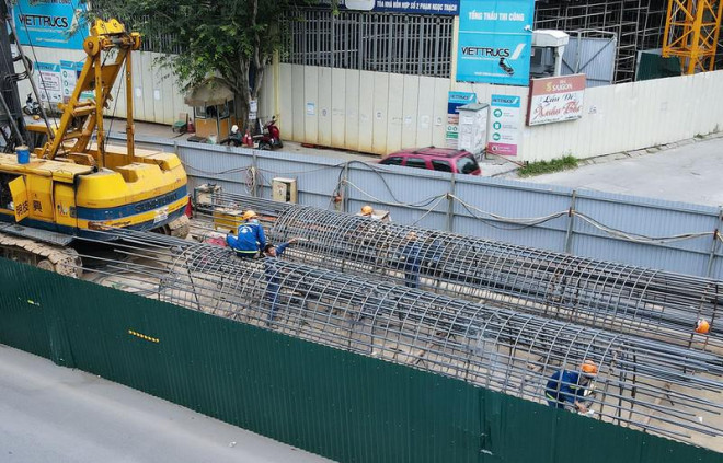 Hà Nội: Cận cảnh cầu vượt chữ C gần 150 tỉ đồng đang xây dựng - 7