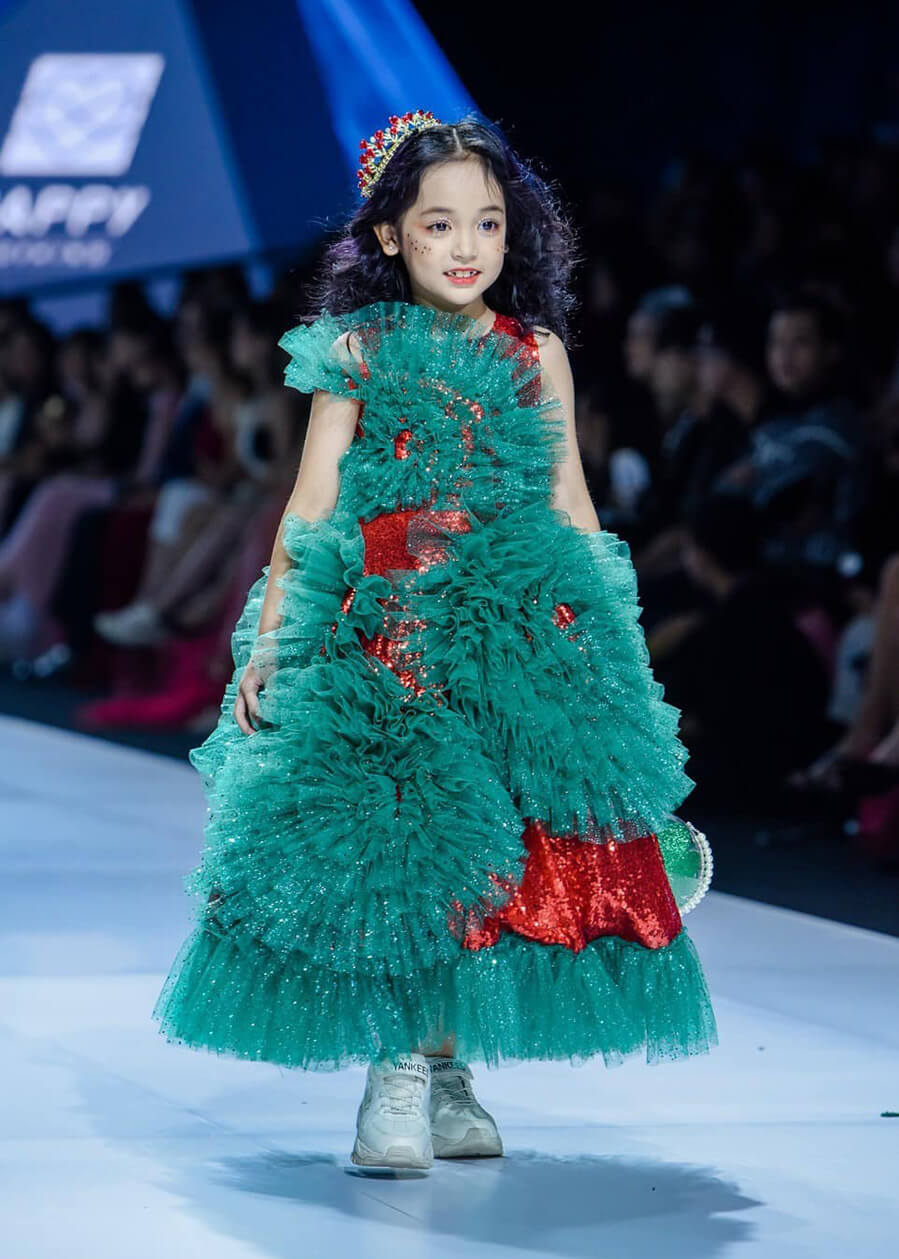 "Chị em ruột" của Vbiz: Huyền Lizzie - Chu Diệp Anh gây bất ngờ vì quá giống nhau - 4