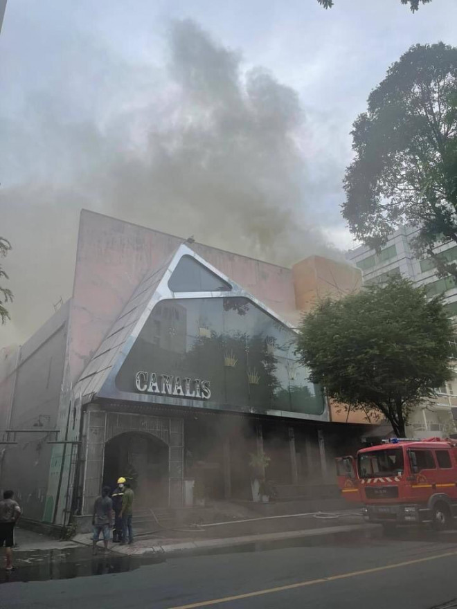 Hé lộ nguyên nhân vụ cháy ở quán bar giữa trung tâm TP HCM - 2