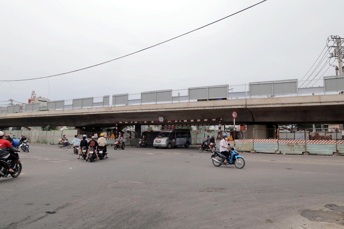 Ảnh: Sau nhiều năm “đứng hình”, nhánh của cầu trăm tỷ ở Sài Gòn đã hoàn thành - 3