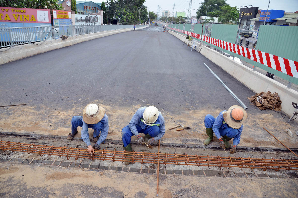 Ảnh: Sau nhiều năm “đứng hình”, nhánh của cầu trăm tỷ ở Sài Gòn đã hoàn thành - 6
