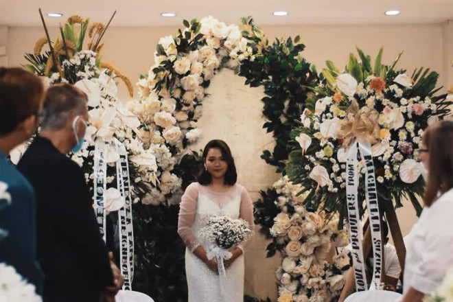 Quan tài chú rể trong đám cưới lạ lùng ở Philippines - 1