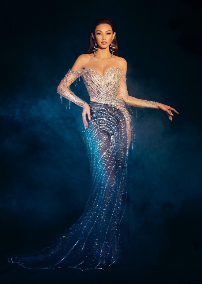 Thùy Tiên khoe váy dạ hội lấy cảm hứng từ dải ngân hà cho Bán kết Miss Grand International - 1