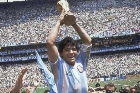 Diego Maradona: Thiên tài đã ra đi, biểu tượng còn mãi