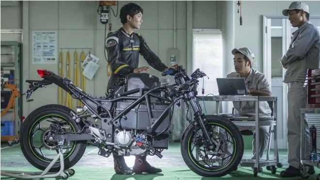 Kawasaki công bố kế hoạch đầy tham vọng về xe điện - 1