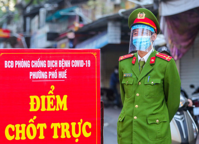 CLIP: Phong toả một cụm dân cư phường Phố Huế do liên quan đến 60 ca F0 - 2