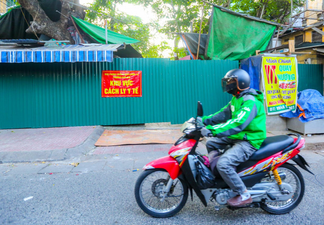 CLIP: Phong toả một cụm dân cư phường Phố Huế do liên quan đến 60 ca F0 - 6