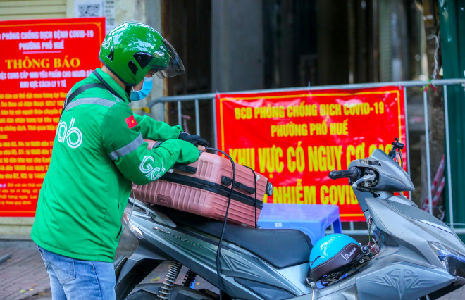 CLIP: Phong toả một cụm dân cư phường Phố Huế do liên quan đến 60 ca F0 - 11