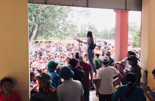 Diễn biến mới vụ cứu trợ của ca sĩ Thủy Tiên ở Quảng Bình - 2