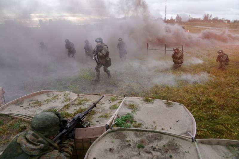 Ukraine muốn “giải phóng” Crimea, Nga yêu cầu quân đội sẵn sàng chiến đấu - 1