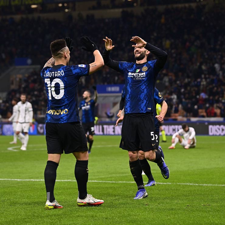 Kết quả bóng đá Inter Milan - Spezia: Penalty định đoạt, áp sát ngôi đầu (Vòng 15 Serie A) - 1