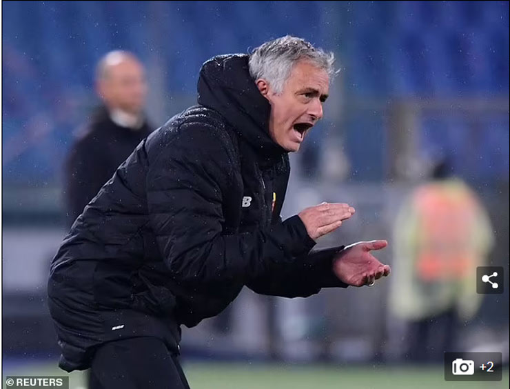 Mourinho nổi điên với trọng tài, dễ bị cấm chỉ đạo trận AS Roma – Inter Milan - 1