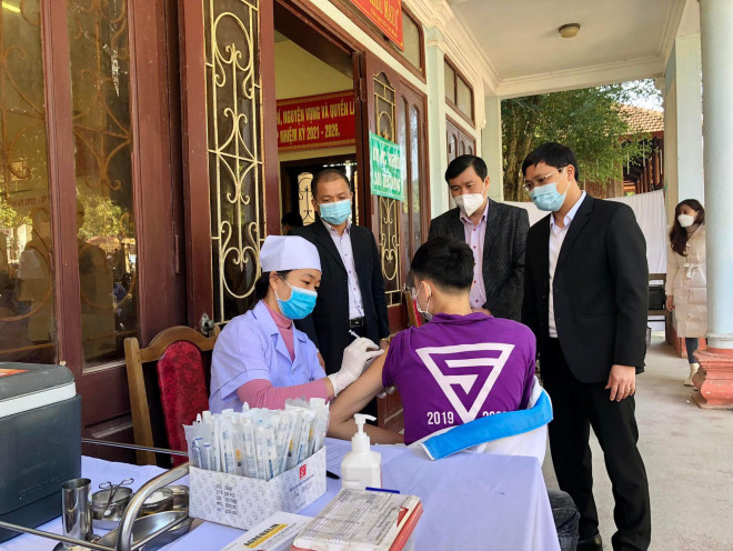 Phát hiện ổ dịch cộng đồng có 21 học sinh mắc Covid-19 - 2