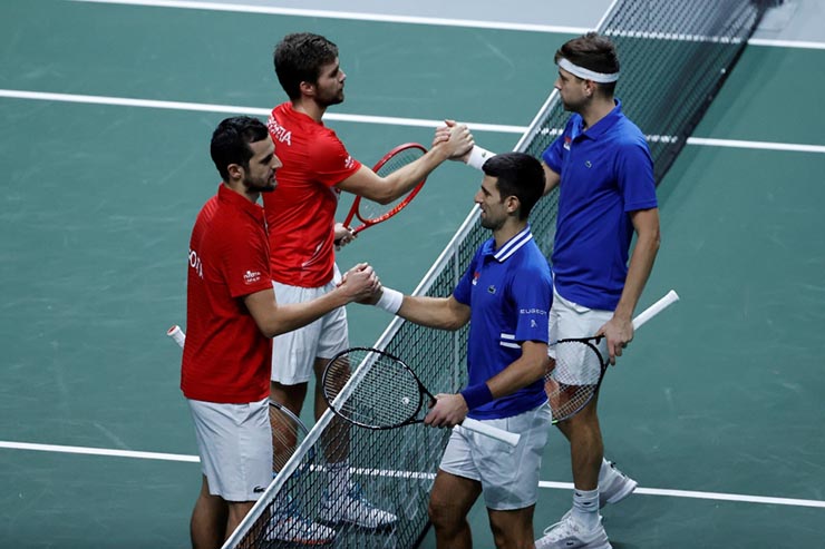 Djokovic thua đánh đôi trước &#34;số 1 thế giới&#34;, Serbia gục ngã ở bán kết Davis Cup - 1