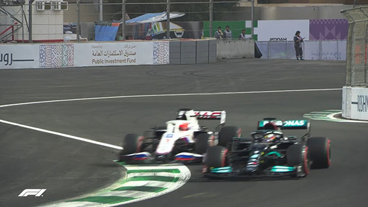 Đua xe F1, Saudi Arabian GP: Hamilton giành pole và lợi thế trước cuộc đua chính - 1