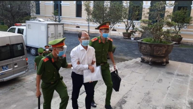 Tạm hoãn phiên tòa xét xử cựu Phó Chủ tịch TP.HCM Trần Vĩnh Tuyến cùng đồng phạm - 1