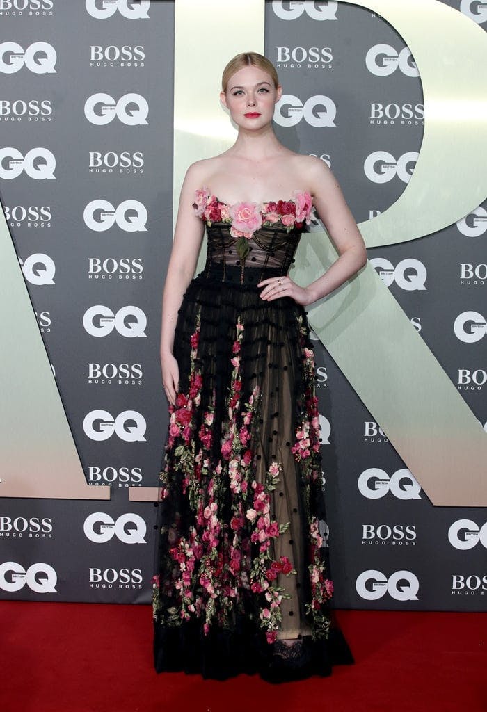 Phong cách thảm đỏ đầy tính cổ tích và táo bạo của Elle Fanning - 5