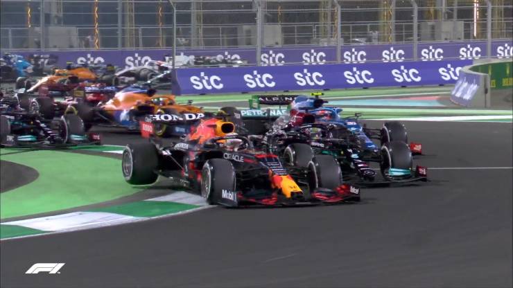 Đua xe F1, Saudi Arabian GP: Diễn biến “không tưởng” kéo cuộc đua vô địch về ‘vạch xuất phát’ - 1