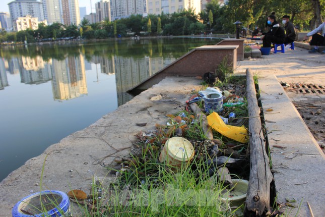 Công viên 'trăm tỷ' ở Hà Nội mới đưa vào sử dụng đã xuống cấp - 14