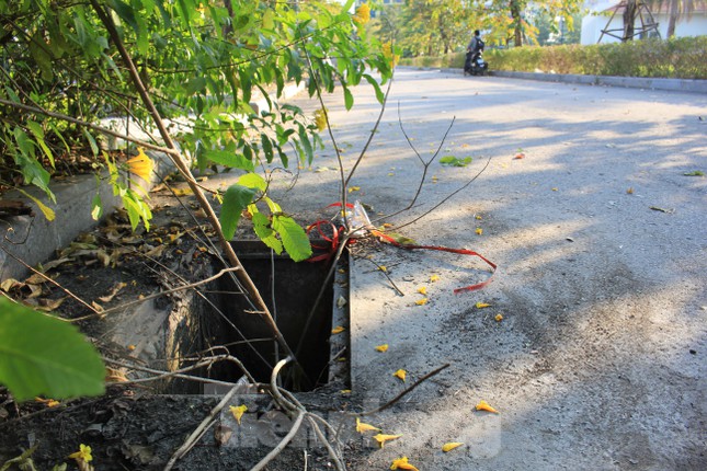 Công viên 'trăm tỷ' ở Hà Nội mới đưa vào sử dụng đã xuống cấp - 10