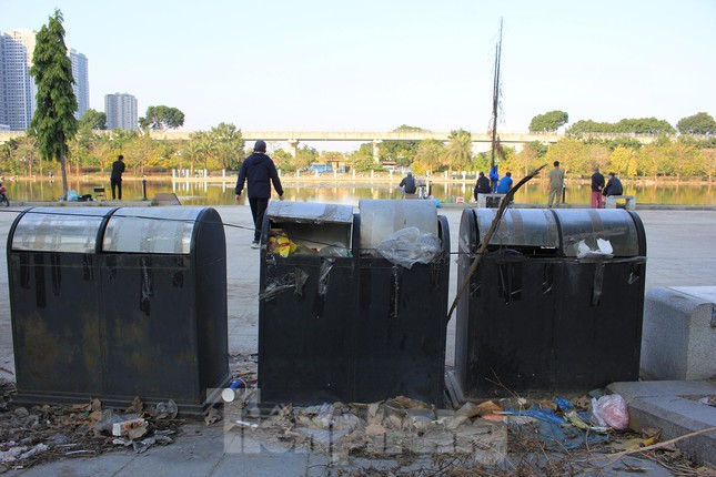 Công viên 'trăm tỷ' ở Hà Nội mới đưa vào sử dụng đã xuống cấp - 8