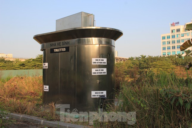 Công viên 'trăm tỷ' ở Hà Nội mới đưa vào sử dụng đã xuống cấp - 15