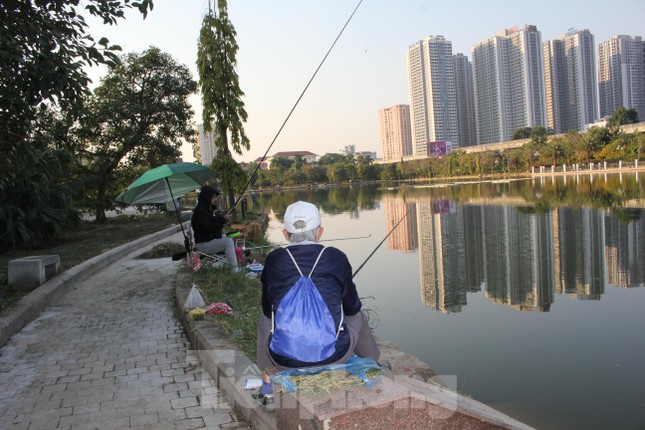 Công viên 'trăm tỷ' ở Hà Nội mới đưa vào sử dụng đã xuống cấp - 19