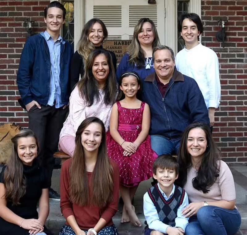 Gia đình thiên tài, 10 đứa con đều vào đại học trước năm 13 tuổi - 1