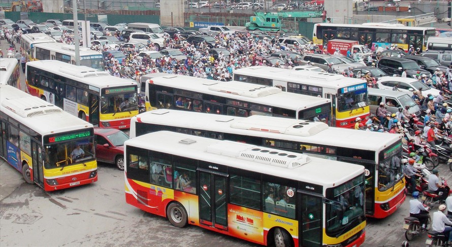 Ðề xuất hạn chế xe máy tại nội đô Hà Nội từ 2025: Có quá nóng vội? - 1