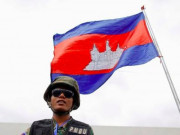 Vì sao Mỹ cấm vận vũ khí với Campuchia?