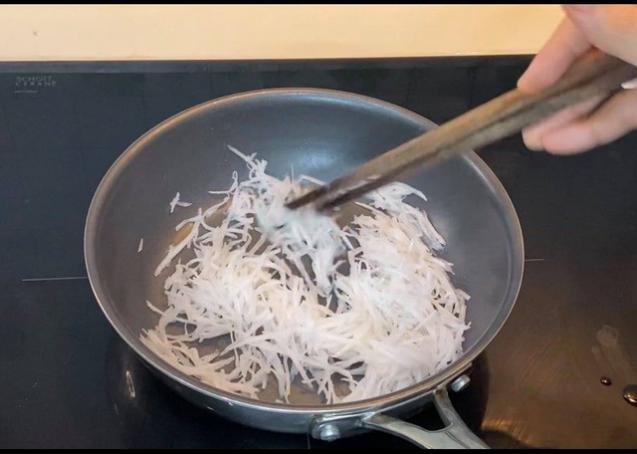 Cốm nấu thành xôi cần duy nhất mẹo rất dễ này, mềm tơi, dẻo dính mà không nát - 6