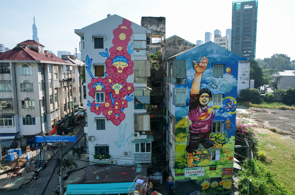 Dùng xe cẩu vẽ tranh khổng lồ lên tường chung cư ở TP.HCM - 6