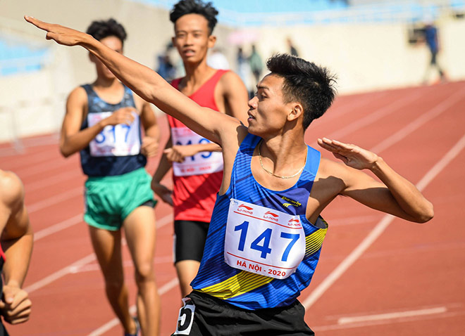 Kinh ngạc đường chạy 5000m: Nguyễn Thị Oanh phá kỷ lục sau 18 năm - 4
