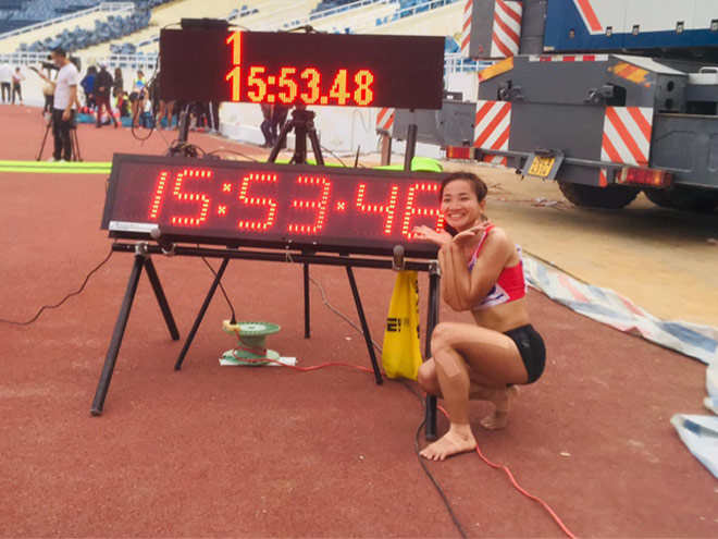 Kinh ngạc đường chạy 5000m: Nguyễn Thị Oanh phá kỷ lục sau 18 năm - 1