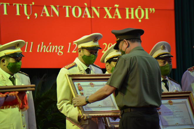 17 cán bộ, chiến sĩ công an hy sinh khi phòng chống dịch Covid-19 - 5