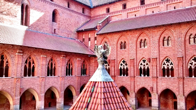 Có gì bên trong lâu đài bằng gạch nung nguy nga lớn nhất thế giới - 6