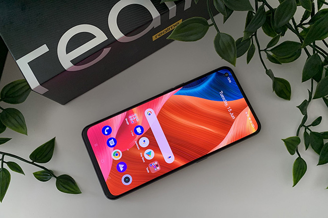 Realme GT2 Pro sở hữu tính năng khủng như iPhone 13 Pro - 3
