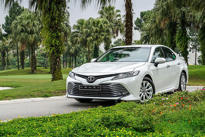Giá xe Toyota Camry lăn bánh tháng 12/2021 - 10