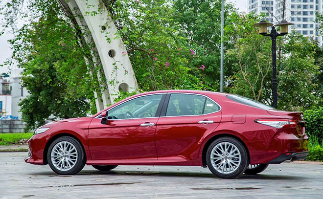 Giá xe Toyota Camry lăn bánh tháng 12/2021 - 6