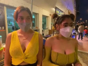 Clip: Hai cô gái mở quán ăn nổi tiếng hút khách nhờ cách ăn mặc mát mẻ