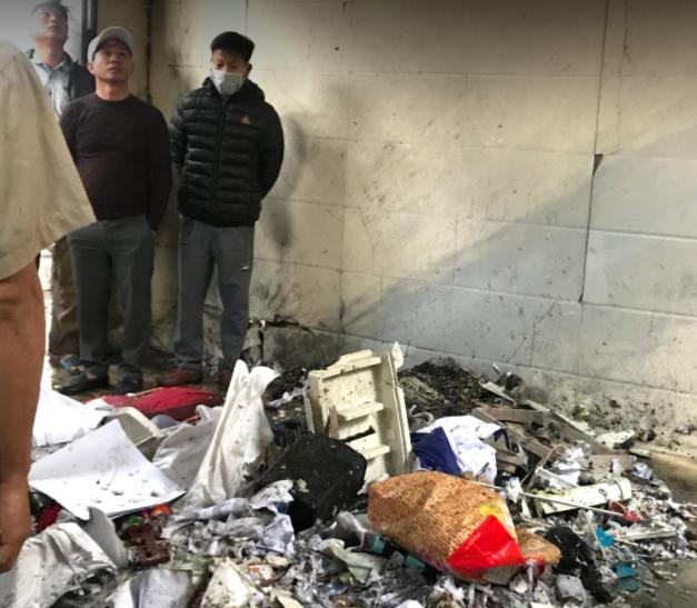 Sau tiếng nổ lớn, chủ nhà người đầy máu nằm bất động - 2