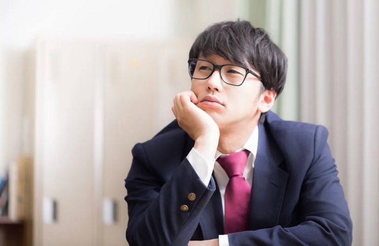 Trường trung học ở Nhật Bản yêu cầu nam sinh tham gia khóa học chải chuốt vẻ bề ngoài - 1
