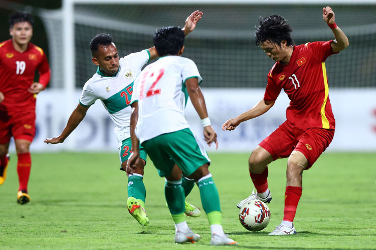 Video bóng đá Việt Nam - Indonesia: Thế trận một chiều, nỗ lực tột cùng (AFF Cup) - 4