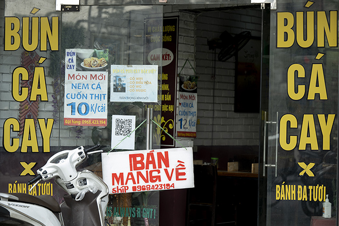 Hà Nội thêm 1 quận dừng bán hàng ăn uống tại chỗ - 1