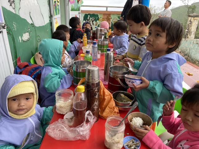 Làng vượt cạn ở nhà - 2