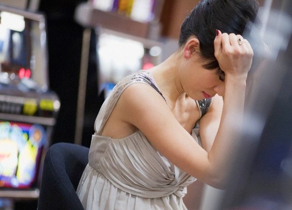 Bố chồng mời đi ăn trưa ở nhà hàng sang trọng và bất ngờ đưa ra lời đề nghị khiến con dâu choáng váng - 1