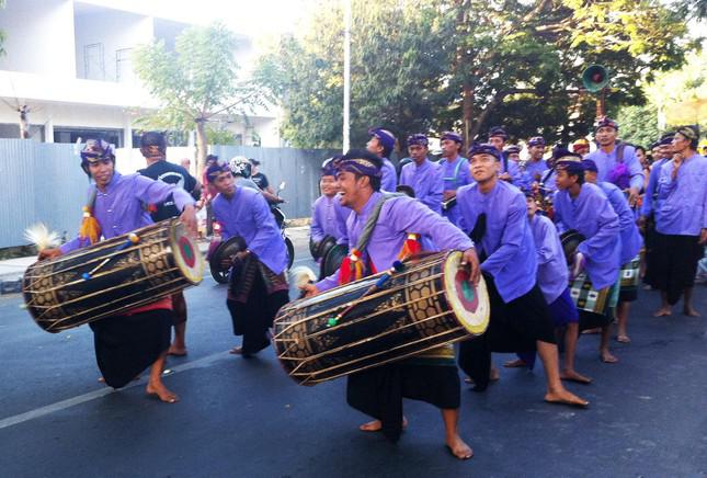 Viếng ‘đền trừ quỷ’ ở thiên đường trăng mật Bali - 6