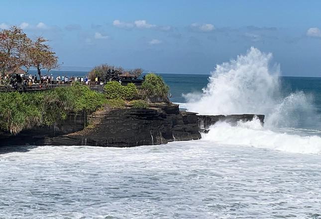 Viếng ‘đền trừ quỷ’ ở thiên đường trăng mật Bali - 5