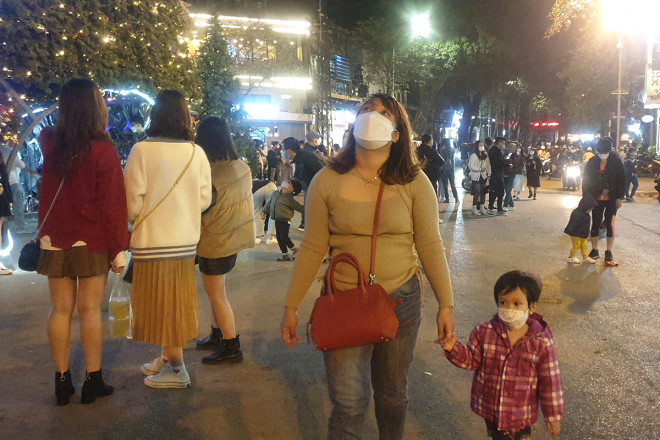 Hà Nội hơn 1.774 ca nhiễm mới, người dân vẫn ùn ùn đổ về nhà thờ Lớn tranh thủ check in trước ngày cấm - 6